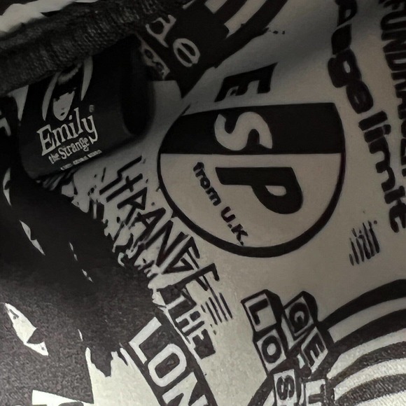 EMILY THE STRANGE BOWLER PURSE / POCKET BOOK - Picture 7 of 7